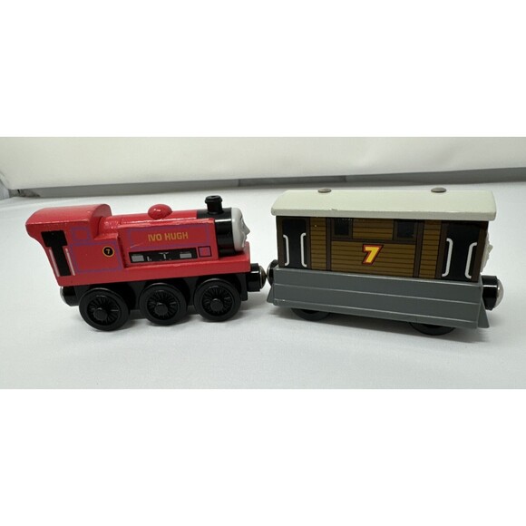 Thomas & Friends Gullane Ivo Hugh Red Train Engine + 7 Toby Car Magnetic Wooden - Picture 7 of 8